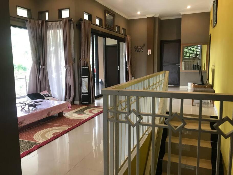 Villa Naumi Bandung Exterior photo