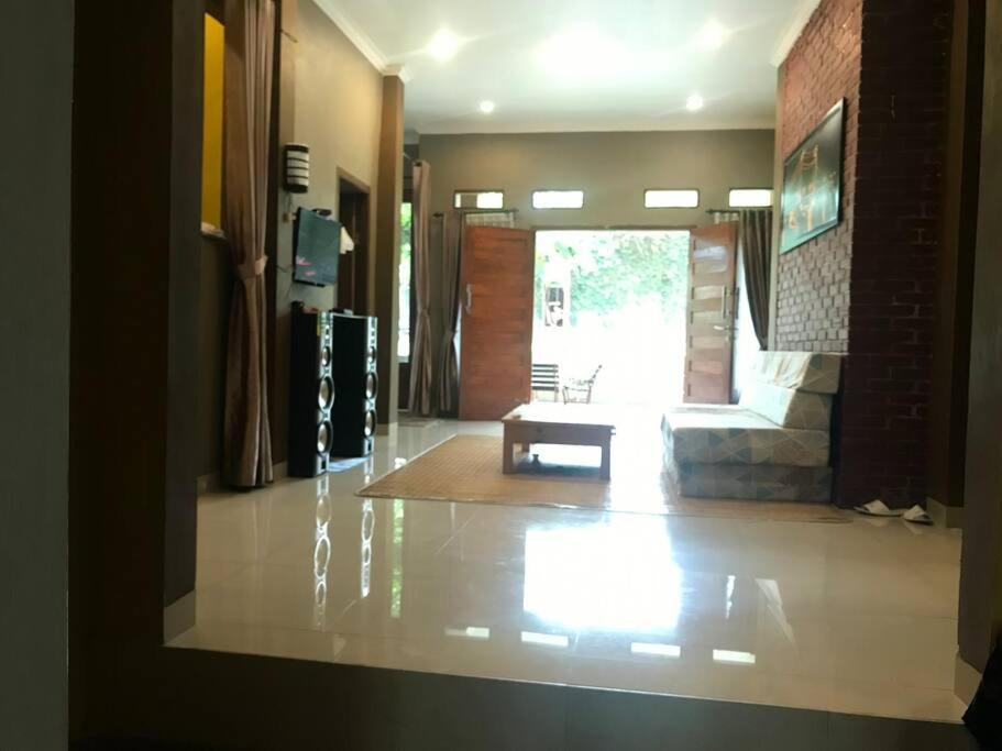 Villa Naumi Bandung Exterior photo